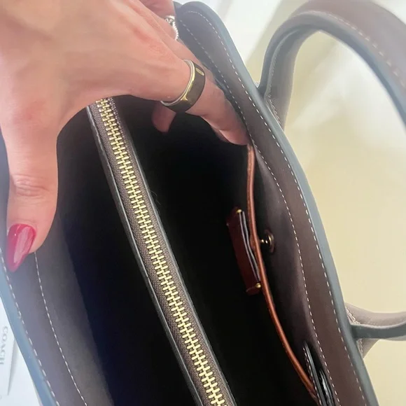 Coach Empire 28 Maple with gold hardware. - Picture 4 of 16